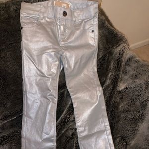 Girls silver brand new jeans size 5T. Tag attached